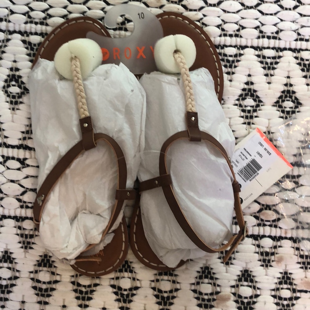 Roxy sandals size 10